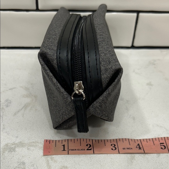 TUMI Charcoal Black Space Dye Toiletry Cosmetics Travel Bag - Picture 9 of 10